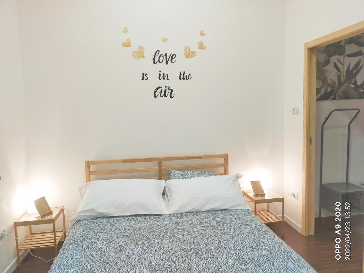 Piazza Carita' Centro Storico Apartman Nápoly Szoba fotó