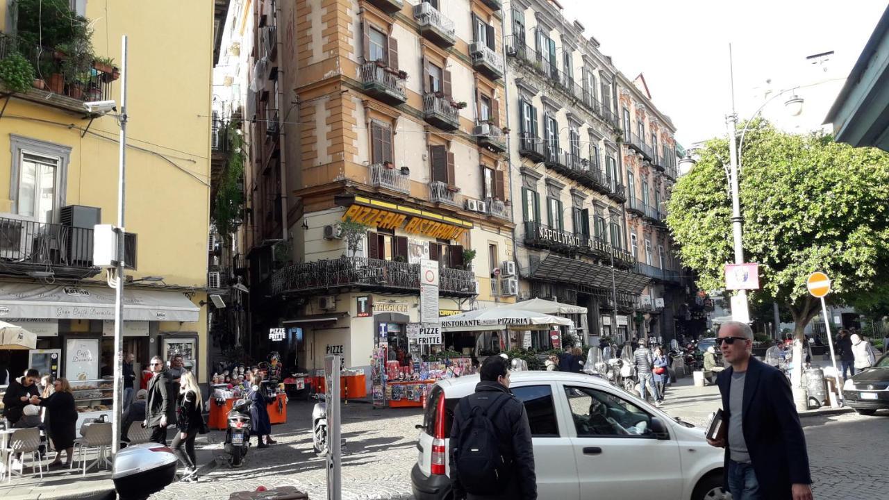 Piazza Carita' Centro Storico Apartman Nápoly Kültér fotó