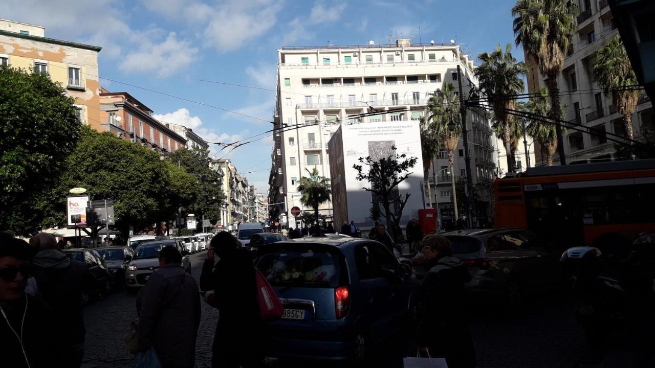 Piazza Carita' Centro Storico Apartman Nápoly Kültér fotó