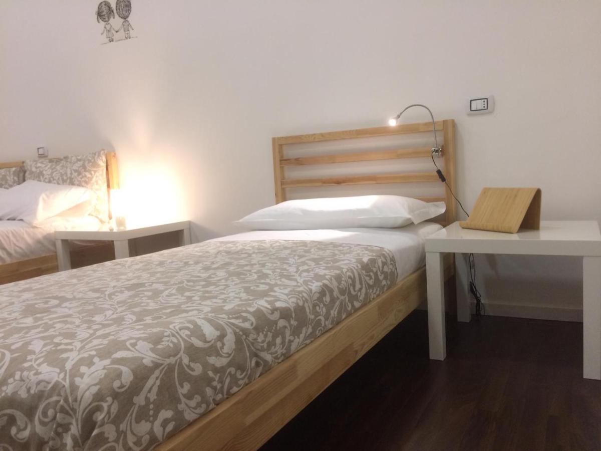 Piazza Carita' Centro Storico Apartman Nápoly Kültér fotó